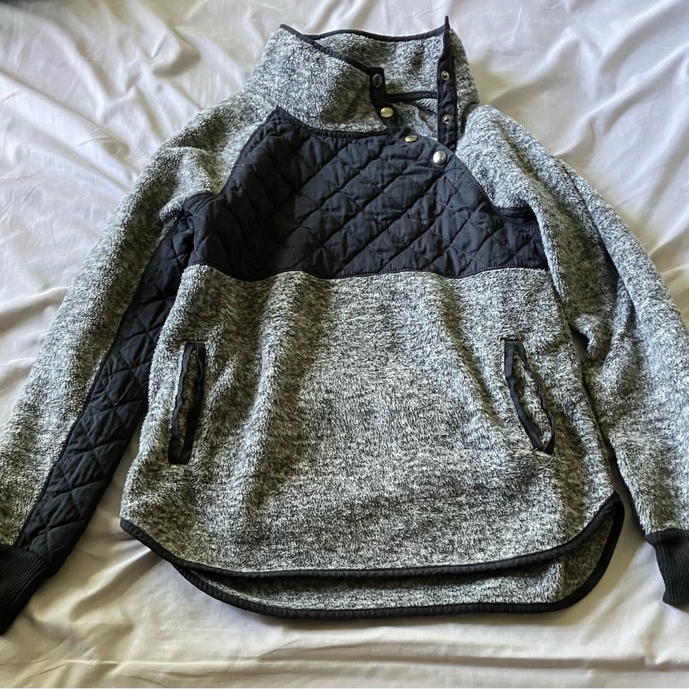 Abercrombie and fitch women’s sweatshirt
